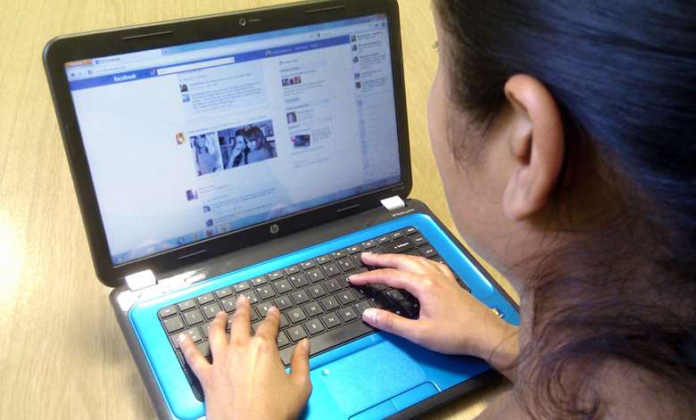Overuse of social network sites can damage a child's mental health, a report has found.
