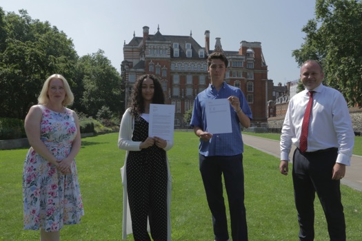 Youth campaigners meet MPs Emma Lewell-Buck and Neil Coyle outside parliament. Picture: Adobe Stock